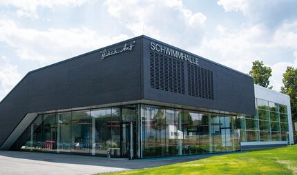 Schwimmhalle